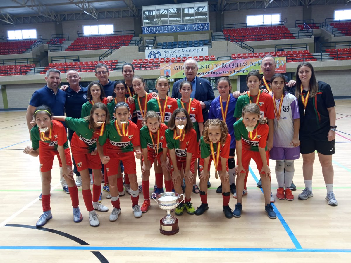 RFAF's tweet photo. 🥅Futsal Sala Femenino
🔢Resultados FINAL
⚽ Alevín Femenino
#UDPavia 7⃣
#FSRipollet 2⃣
🏆@UDPAVIAFEMINAS CAMPEONAS DE ESPAÑA 👏
Felicidades ‼️
🥇Entregaron medallas #MartínDoblado presidente @RFAF_Almeria #PedroLópez y @SergioMullor82
💟#FutsalRFAF #CampeonatoEspañaClubes https://t.co/YMPuQcNrY8