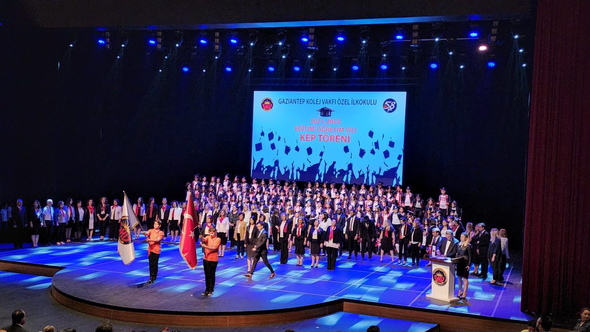 GkvKurumsal's tweet photo. Gaziantep Kolej Vakfı Özel İlkokulu 4. sınıf öğrencileri Gaziantep Üniversitesi Mavera salonunda düzenlenen kep töreniyle ortaokula geçmenin mutluluğunu yaşadı.
🎓
Sevgili öğrencilerimiz, GKV ışığının yolunuzu ömür boyu aydınlatmasını dileriz. https://t.co/VfnTYOZflu