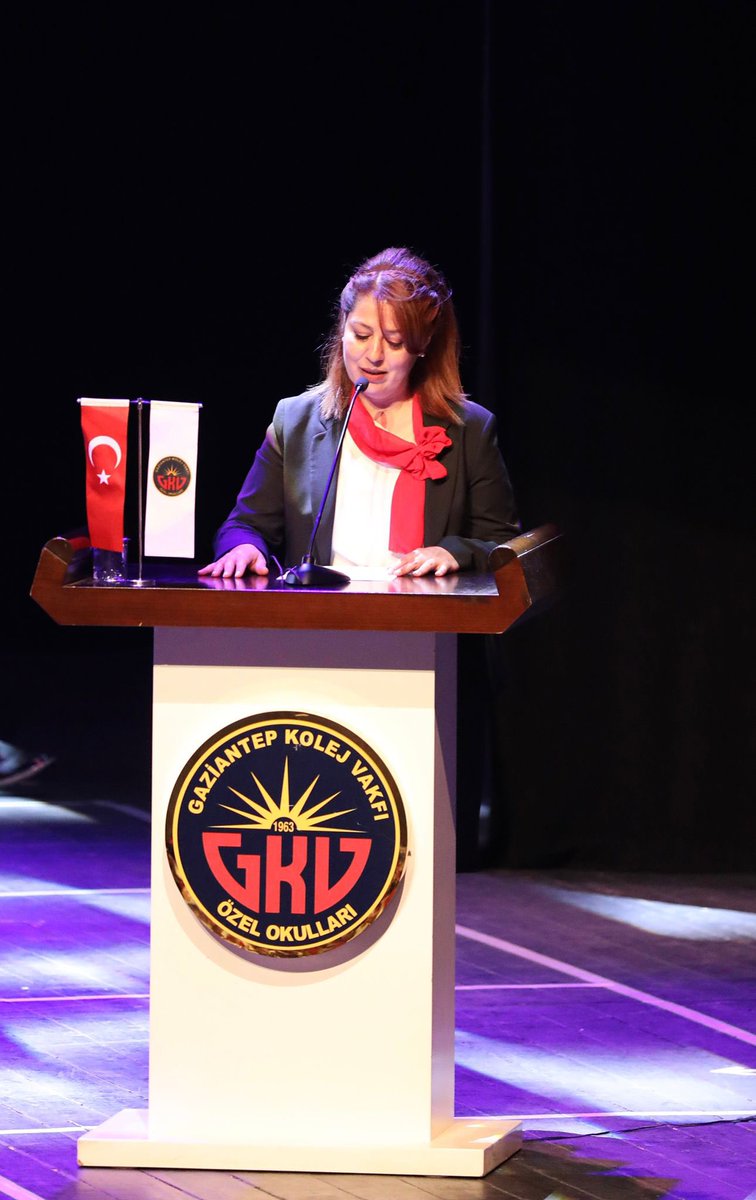 GkvKurumsal's tweet photo. Gaziantep Kolej Vakfı Özel İlkokulu 4. sınıf öğrencileri Gaziantep Üniversitesi Mavera salonunda düzenlenen kep töreniyle ortaokula geçmenin mutluluğunu yaşadı.
🎓
Sevgili öğrencilerimiz, GKV ışığının yolunuzu ömür boyu aydınlatmasını dileriz. https://t.co/VfnTYOZflu