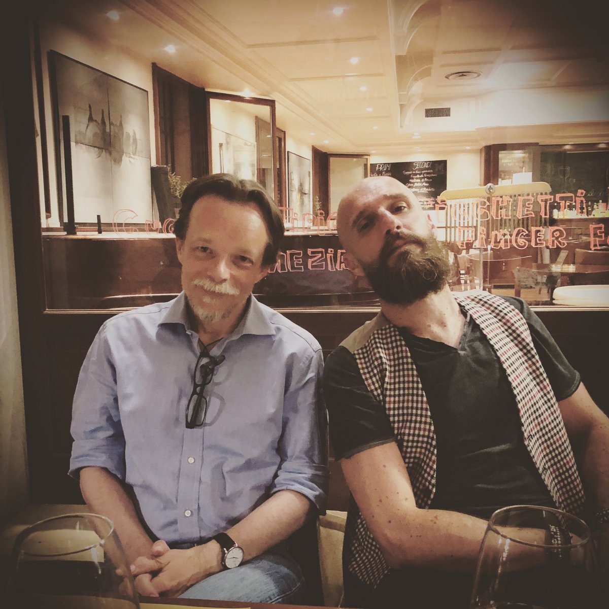 Al <a href="/BacaroLetterari/">Bacaro Letterario</a> con <a href="/geidiemme/">Jacopo De Michelis</a> per quella che è stata un gran #serata di letteratura e #spritz