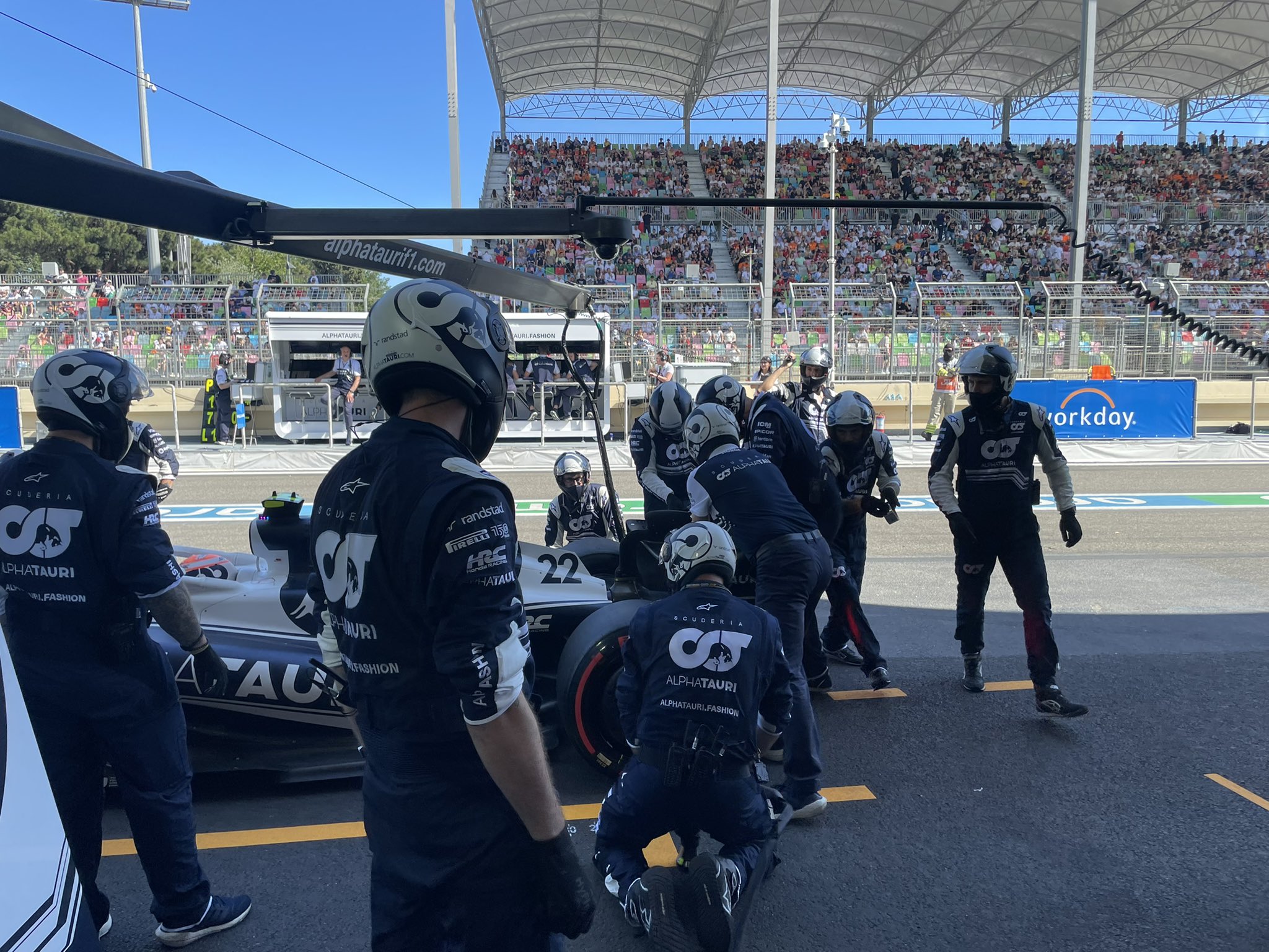 AlphaTauri Pit Stop Baku