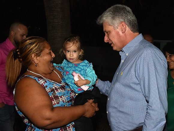 yudi_mercedes's tweet image. #Cuba #Amiguitos vamos todos a cantar porque tenemos el corazón feliz.