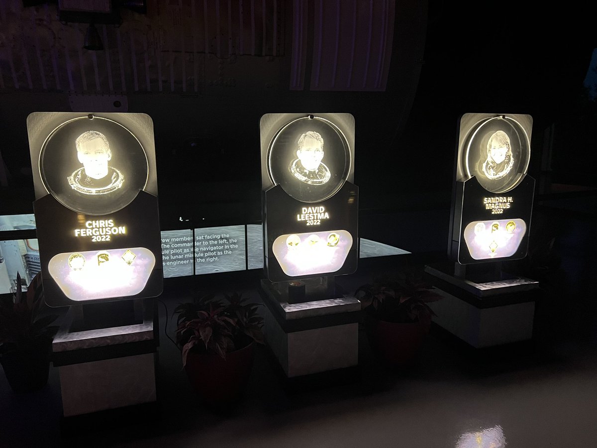 spacechelle's tweet photo. Had a blast last night celebrating the 3 newest inductees to the Astronaut Hall of Fame. Congrats @Astro_Ferg, @Astro_Sandy, &amp; Dave Leestma! #AHOF2022 #SpaceInspires https://t.co/SwBKy8CpNC
