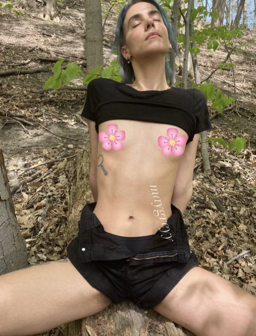 wanna get freaky in the woods with me? https://t.co/MD5bAkIfoW<a href="/tag/mvsales"class="tags"><span>#mvsales</span></a>