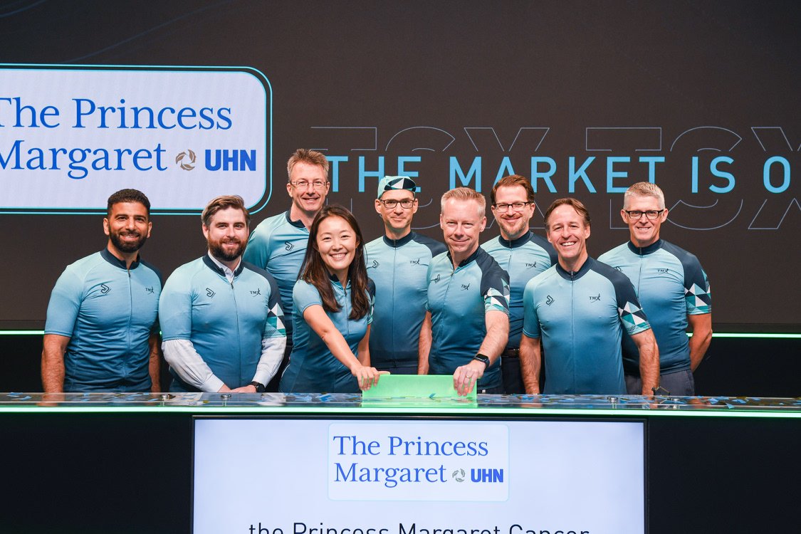 TMXGroup's tweet image. Good luck to the members of #TeamTMX taking part in their final day of an epic 2-day journey from Toronto to Niagara for #theride2conquer cancer! 🚲

@theride2conquer @thePMCF