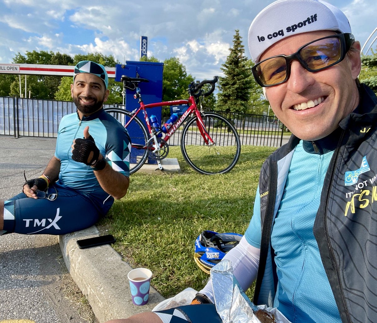 TMXGroup's tweet image. Good luck to the members of #TeamTMX taking part in their final day of an epic 2-day journey from Toronto to Niagara for #theride2conquer cancer! 🚲

@theride2conquer @thePMCF