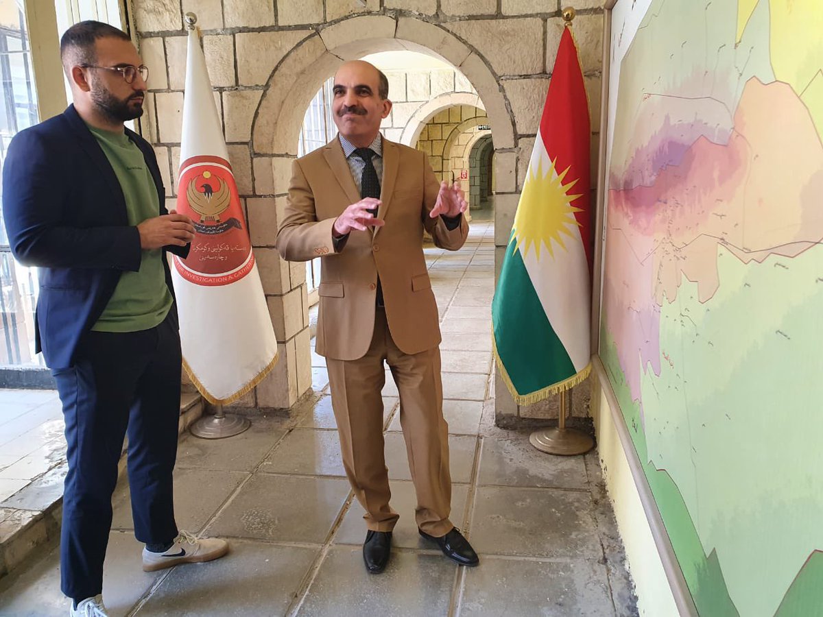 GermanyInKRI's tweet photo. لە کۆمیسیۆنی لێکۆڵینەوە و کۆکردنەوەی بەڵگەکان #CIGE لە #دهۆک، دادوەر ئەیمەن مستەفا پێشوازی لە شاندەکەمان کرد. بە دۆکومێنتکردن هەنگاوێکی سەرەکییە بەرەو #دادگەری - لێپێچینەوە پێویستە. https://t.co/Z3Inpiy36v