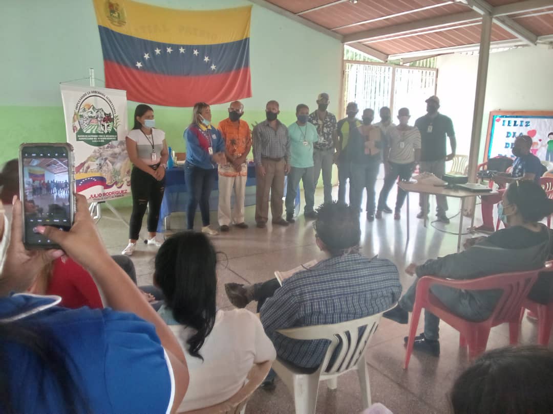 ceicerecitac17's tweet photo. 📌 TALLER TÉCNICA AGROPECUARIA DIRIGIDO A DIRECTORES Y DOCENTES DE DESARROLLO ENDÓGENO 🪴🌾 PROPICIADO POR EL INSTITUTO AUTÓNOMO IADAMBER 👏 @MPPEDUCACION @educinicialmppe @_LaAvanzadora @zonaedusucre @ViceIP https://t.co/AIol0iVa1h