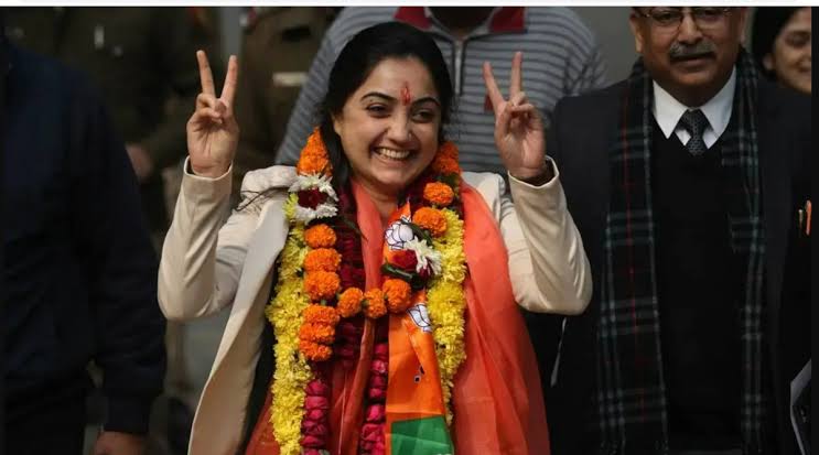 Singhsahaboffi1's tweet photo. We All Stand With @NupurSharmaBJP Ji Coz She Has Not Said Anything Wrong On #mohammadpaigmbar
When Those #Muslims People Make Dirty Remarks On Our Hindu Gods, Then That Time Why These All #muslimcountry Don't Say Any Thing To Them 😡😡
#standwithnupur #SupportNupurSharma https://t.co/EDCMYA2SWJ