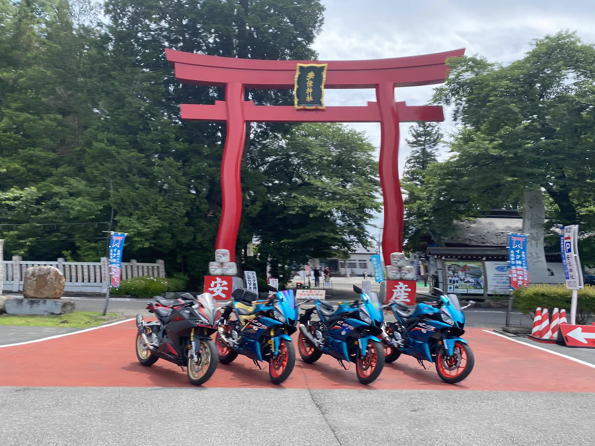 スマホのカメラが壊れて…鳥居が歪み食べ物と戦闘になるw