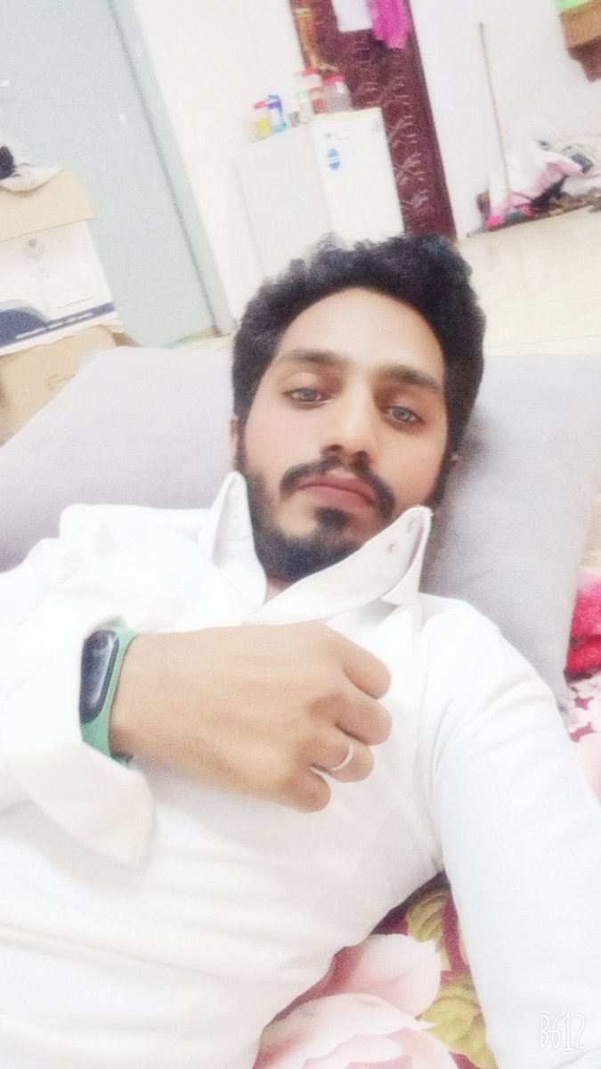 آخر زندگی نے بھی آج پوچھ لیا مجھ سے امیر 

کہاں ہے وہ شخص تجھے مجھ سے بھی عزیز تھا