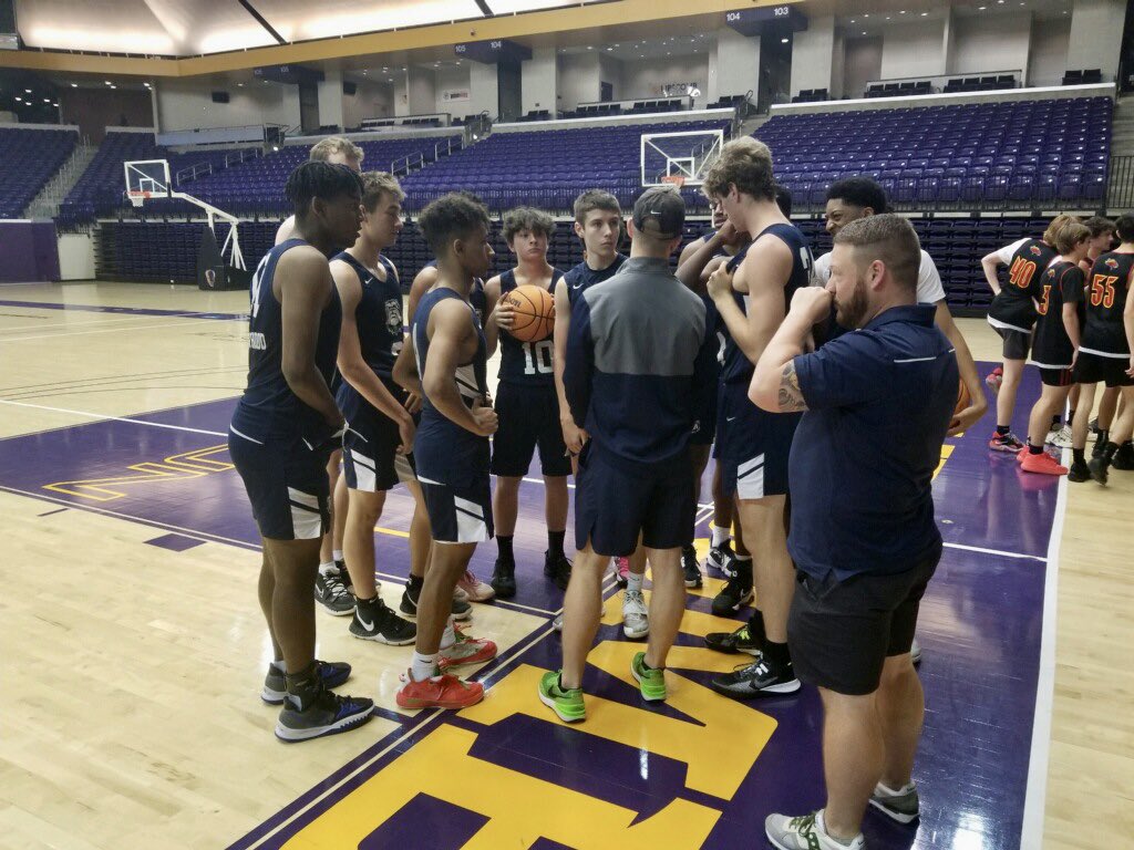 D_Brock10's tweet photo. Good 2 days of learning and fellowship at @LipscombMBB team camp. Ready for 2 more days of improvement then off to @RelentlessHoops event!

#HardHatHoops https://t.co/3MAHVCXMSk