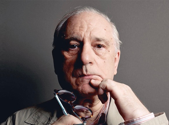 CentaureProd's tweet photo. Avui és l’aniversari de DIMITRIS DIMITRIADIS (Tessalònica, 1944), un dels grans dramaturgs vius, autor d’obres tan fascinants com ‘Moro com a país’ o ‘Licaó (apologia del desig)’…

Nosaltres ho celebrarem donant vida als seus mots a les 19h a la Brossa!
https://t.co/78c3lvUets https://t.co/x0hiOjb4nr