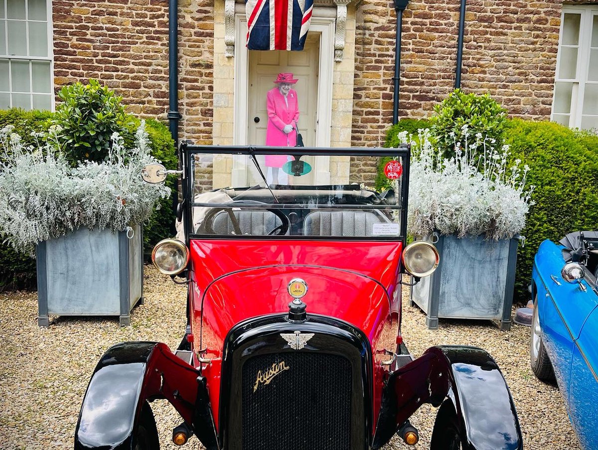 A perfect afternoon for the Ashwell fete. #classiccars #jubilee #teatent #scones #gardens #Rutland #Morrismen