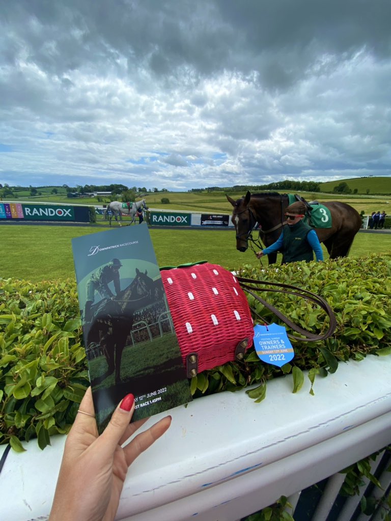 Dawnesme's tweet photo. Strawberries & Cream 💃🏼🍓🏇🏼
Happy Downpatrick’s day 🥳
#downpatrickraces #sundayvibes https://t.co/dvfRv2ARRh