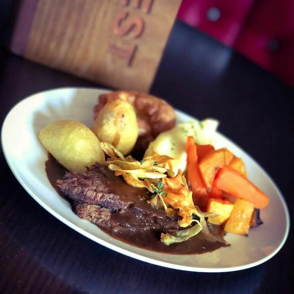 What is your Favourite Sunday Roast?....

For Today's Specials we have 
Roast Beef and Turkey &amp; Ham,
both served with all the trimming.

Get in before they're all gone...
Book your table online now through the ResDiary Link below
ift.tt/Gedk5nO