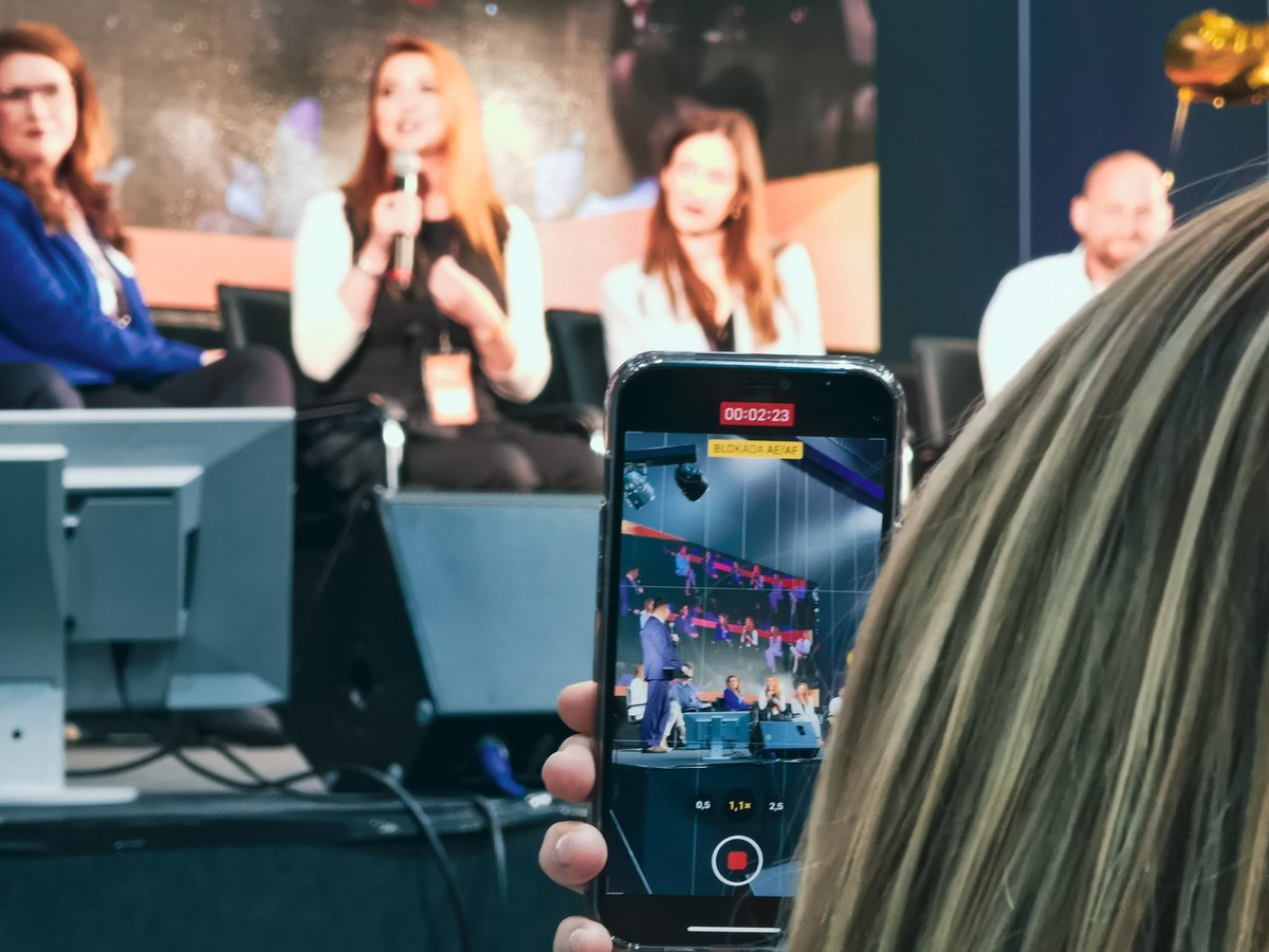 amberexpo's tweet photo. 1000 osób, 5 ekspertów Heksagon PRO i 5 inspirujących prelekcji. Wczorajszy dzień (11.06) upłynął pod znakiem #KONFERENCJAOBUDZSIE. Tym razem uczestnicy mogli spotkać się ze sobą na żywo. Mieliśmy przyjemność gościć ich w naszej przestrzeni możliwości #AMBEREXPO 🙌
#heksagonPRO https://t.co/SUkfkyZV9d