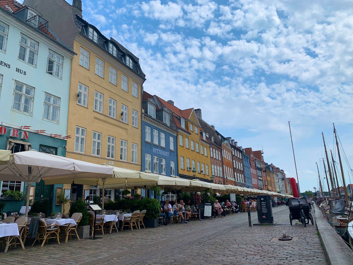 Privileged to have presented my research on #obstetricviolence at the Early Careers Research day at the Annual ENGV Conference in Copenhagen! 🇩🇰 Very grateful to have had such rich discussions with everyone in attendance and for their valuable insights. #ENGV