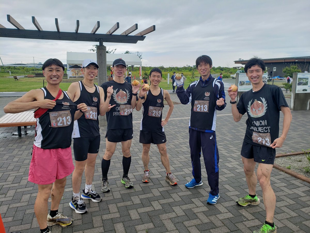 OHSAKI_RC's tweet photo. 岩沼で開催された「たまねぎリレーマラソン」にONION PROJECTとして泰平と和也が出走しました🔥
(千石は体調不良でお休み)
フルリレーの部で優勝し3連覇&玉ねぎたくさんGET🎉
2週間後に迫った男鹿駅伝に向けても頑張ります!
#おおさきRC
#ONIONPROJECT
#たまねぎリレーマラソン
#岩沼市
#男鹿駅伝 https://t.co/n4MC960AEJ
