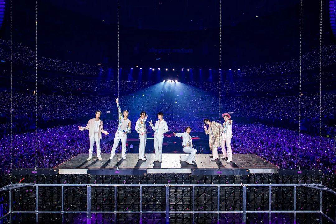 TuAnh_05's tweet photo. #BTS9thAnniversary
13/6/13 - 13/6/22
9 năm, 7 tình iu
Hạnh phúc hay khổ đau chúng ta đã trải qua cùng nhau
Cảm ơn 7 chàng trai - 7 ngôi sao sáng nhất trên bầu trời đêm mà em từng được nhìn thấy. Cảm ơn đã xuất hiện trong đời em.
방탄소년단 ARMY 사랑해요...💜💜💜💜💜 https://t.co/tKudRKcuN8