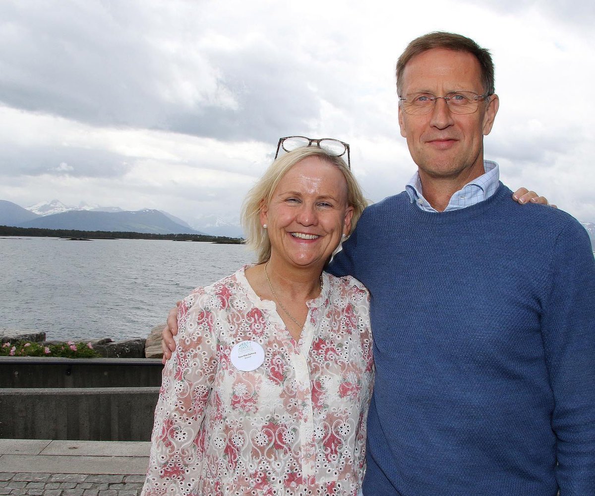 Vi gratulerer Tove Moe Dyrhaug som skipresident og Aage Elmenhorst Schaanning som visepresident i Norges Skiforbund. #skitinget #skitinget2022