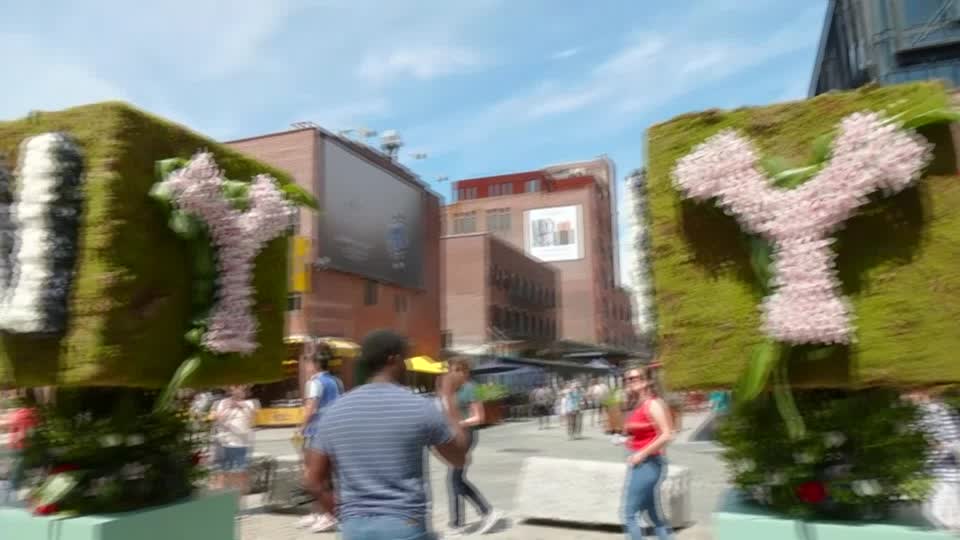 museum_nature's tweet photo. NYC’s Meatpacking District brims with a million flowers #MotherEarth #NatEco #MyHome #Nature [Video]: STORY: "L.E.A.F is a three-day festival of flowers," said Moira Breslin, founder of L.E.A.F. "It's inspired by other great festivals around the world.… https://t.co/49Ra7yLifV https://t.co/427xKHsisf