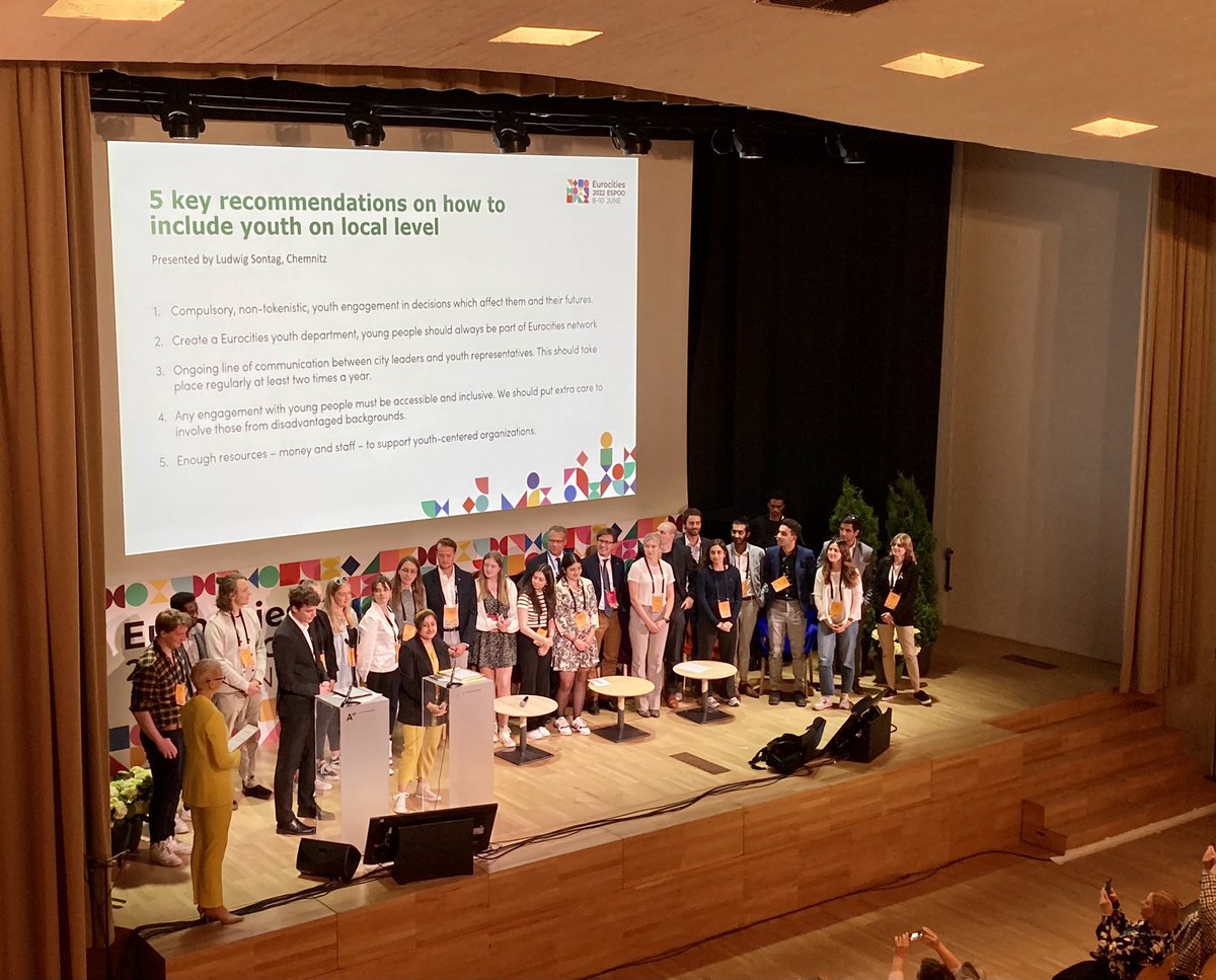 Ishaa_Asim's tweet photo. I had the pleasure to attend the #eurocities2022 conference in Espoo, Finland and meet fellow Mentors making strides in their cities.
It was so nice to connect with others who were passionate about change and youth empowerment!
#futurementors #espoo2022 #ukdelegate https://t.co/i3ZMDsjlMc