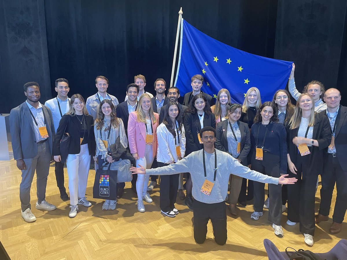 Ishaa_Asim's tweet photo. I had the pleasure to attend the #eurocities2022 conference in Espoo, Finland and meet fellow Mentors making strides in their cities.
It was so nice to connect with others who were passionate about change and youth empowerment!
#futurementors #espoo2022 #ukdelegate https://t.co/i3ZMDsjlMc