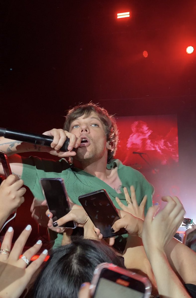 TomlinsonRico's tweet photo. 📷| Louis durante KMM! 
#LTWTMonterrey 
©️ kissyroyals https://t.co/TIDjDd78a8