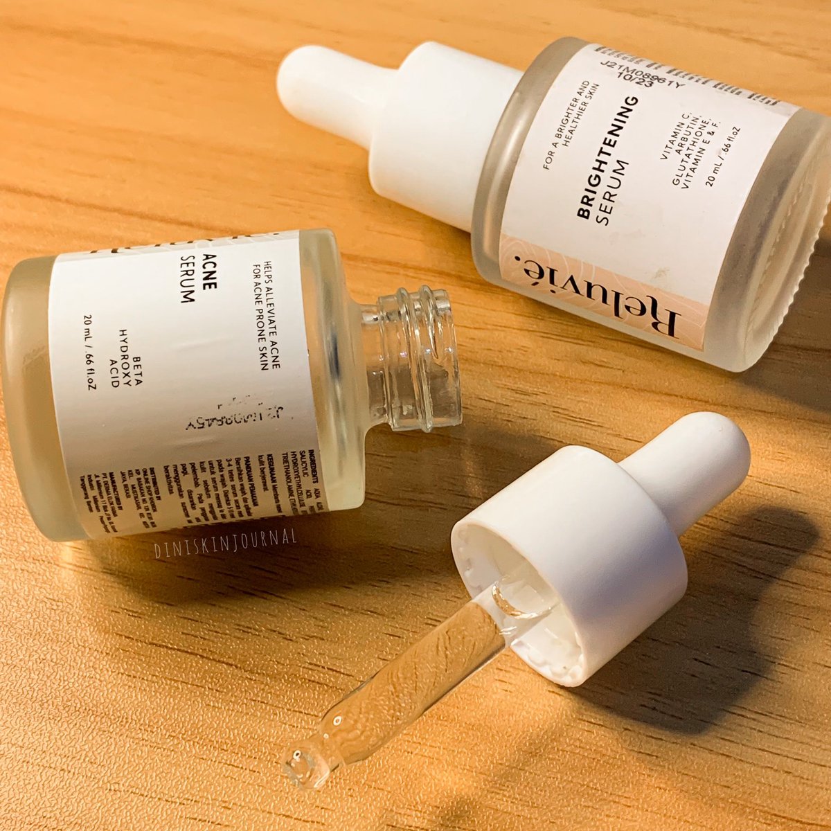 ꒰ RELUVIE ACNE &amp; BRIGHTENING SERUM ꒱

duo serum yg lagi booming &amp; works well on my skin! ✨ kedua serum ini bisa jadi solusi pemilik acne prone skin kayak aku. meredakan jerawat sekaligus membantu memudarkan bekasnya 🫶🏼

—a review #diniskinjournal #racuninskincare