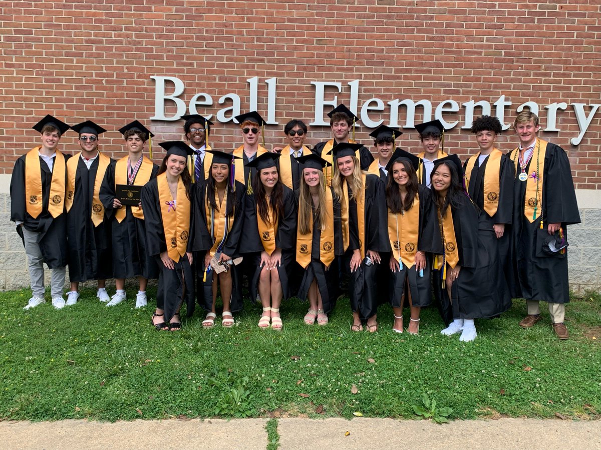 BytesFromBella's tweet photo. Congratulations to all of our former dragons who graduated this week with the RM Rockets Class of 2022.  We hope you continue to soar to great heights.  @RMHS_principal Thank you for letting us celebrate your greatness! https://t.co/1RIFZI2lj6