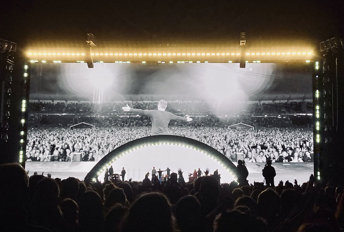 MortenKock's tweet photo. Glad igen, ovenpå
Med igen, dagen efter dagen derpå

#HelmigArena ❤️ 
#Aarhus #BarnAfByen 
#cerespark #helmig #thomashelmig https://t.co/Ycv02aLRKf