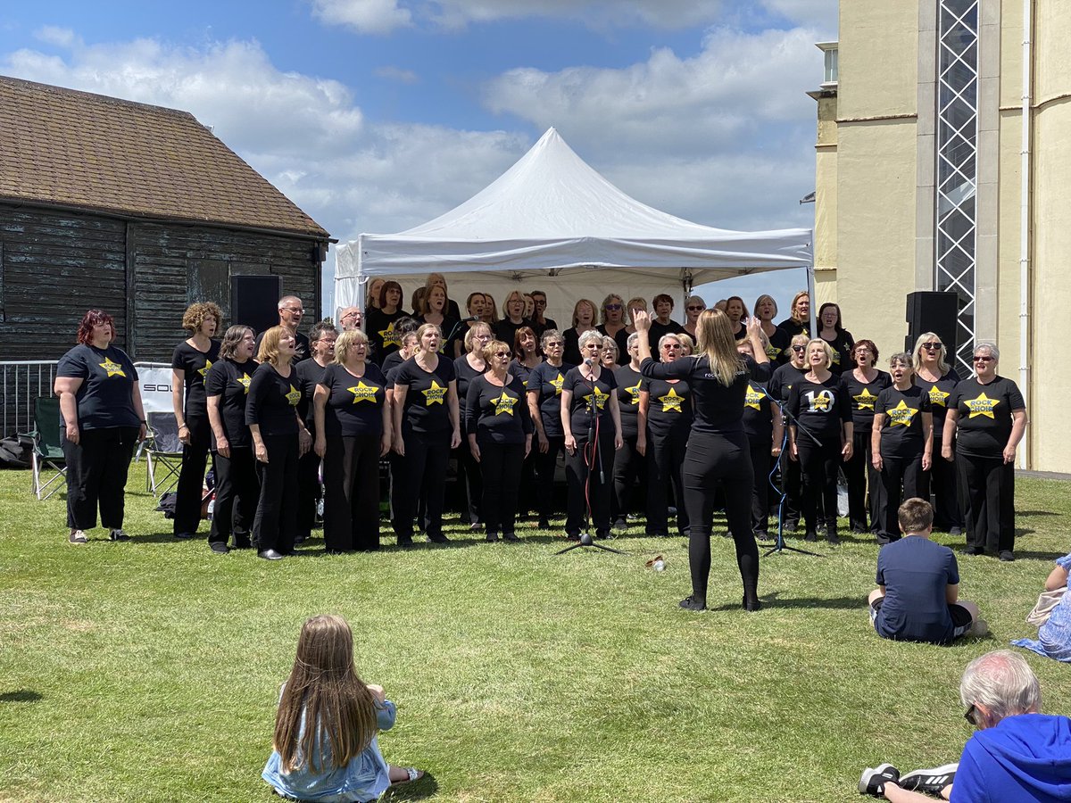 The local <a href="/rock_choir/">Mark Harrington</a> in fine fettle at <a href="/towcesterfood/">Towcester Food Fest</a> festival today. Listen to them at Towcester Town Hall at 7:15pm and 8:45pm Saturday 18th June.
#towcestermusicfestival #towcesterfoodfestival #towcesterracecourse