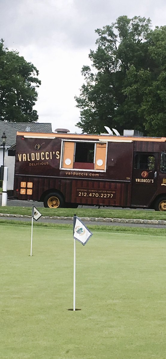 Valduccis's tweet photo. Catering at the Golf Course 
    #valduccis #statenisland #pizza 
         212-470-2277  https://t.co/kbk8Pb4TrY https://t.co/J48FARAndV