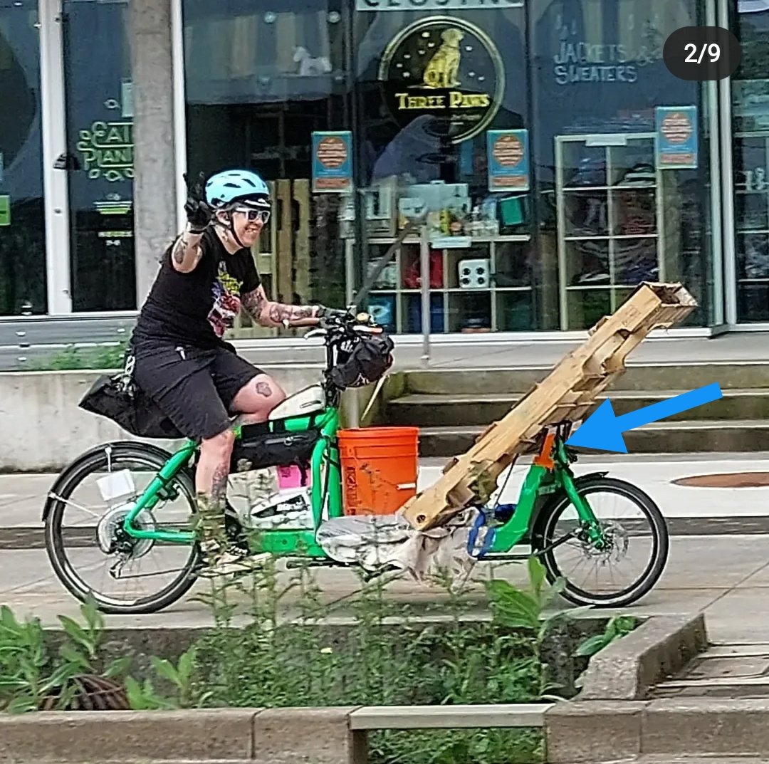 RescueEwe's tweet photo. @dudeluna @bikeloudpdx I gave it to one of the other Bullitt riders when I found out that the family category riders would not be picking up a pallet. 👀 Looks like it worked? #BackyardEngineering https://t.co/8KxWpEmaFj