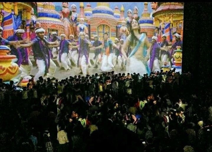 His Craze unbeatable 💥🔥

#SarkaruVaariPataa #SVP #MaheshBabu𓃵