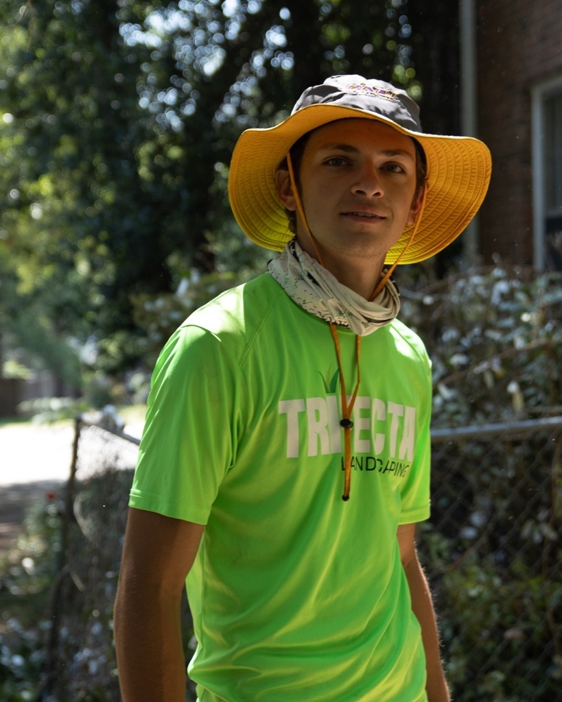 Find shade! Gonna be 101˚ this week 😅😅

Drop your projected highs˚ for the week ⬇️

#lawncarecommunity #lawncare #growingseason #landscaping #landscapebusiness #landscapecommunity #smallbusiness #businessgoals instagr.am/p/CetMSe0Ougk/