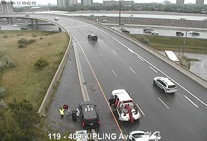 NewsRadioTO's tweet photo. EB 409 ramp to the EB 401 - the left lane is blocked because of a crash #EB409. https://t.co/DhWDAmBty3