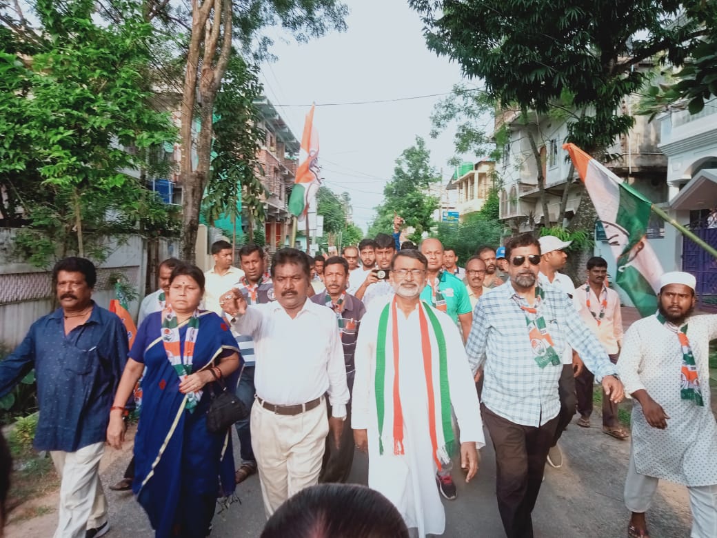 Asishsahainc's tweet photo. আজকের প্রচারে সাধারণ মানুষের ভালোবাসায় আমরা আপ্লুত! শহর থেকে প্রত্যন্ত অঞ্চল চতুর্দিকে কেবল আমাদেরই জয়জয়কার। এই মুহূর্তে ত্রিপুরায় সত্যিকারের বিকল্প যদি কেউ থাকে, সেটা ত্রিপুরা প্রদেশ কংগ্রেস।

রইল জয়ের আগাম শুভেচ্ছা✊🏆 https://t.co/gVCQtHqz5E
