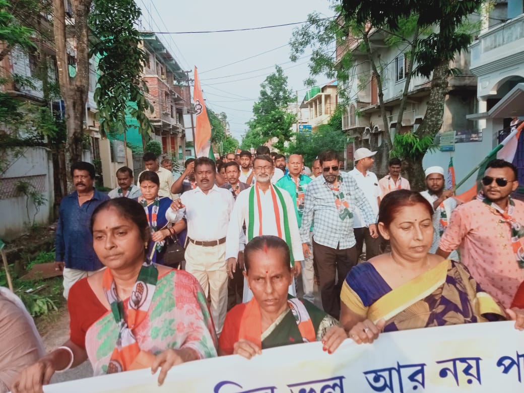 Asishsahainc's tweet photo. আজকের প্রচারে সাধারণ মানুষের ভালোবাসায় আমরা আপ্লুত! শহর থেকে প্রত্যন্ত অঞ্চল চতুর্দিকে কেবল আমাদেরই জয়জয়কার। এই মুহূর্তে ত্রিপুরায় সত্যিকারের বিকল্প যদি কেউ থাকে, সেটা ত্রিপুরা প্রদেশ কংগ্রেস।

রইল জয়ের আগাম শুভেচ্ছা✊🏆 https://t.co/gVCQtHqz5E