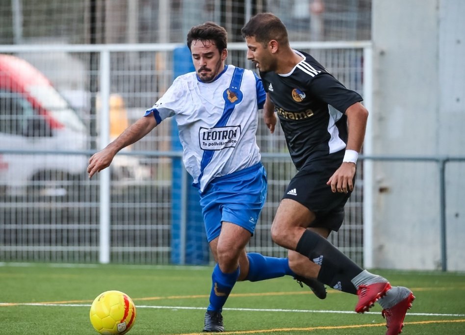 udparcoficial's tweet photo. [PRIMER EQUIPO] 🔵⚪

¡ADIÓS @acanoir! 👋😢

Después de 6 temporadas, se nos va uno de los pilares de la familia. Ejemplo fuera y dentro del campo y jugador 🔝 hasta su último partido.

Te echaremos de menos, cuídate y disfruta de tu nueva etapa, siempre serás un parquista 🔵⚪⚽ https://t.co/Q7TIXGYSMa