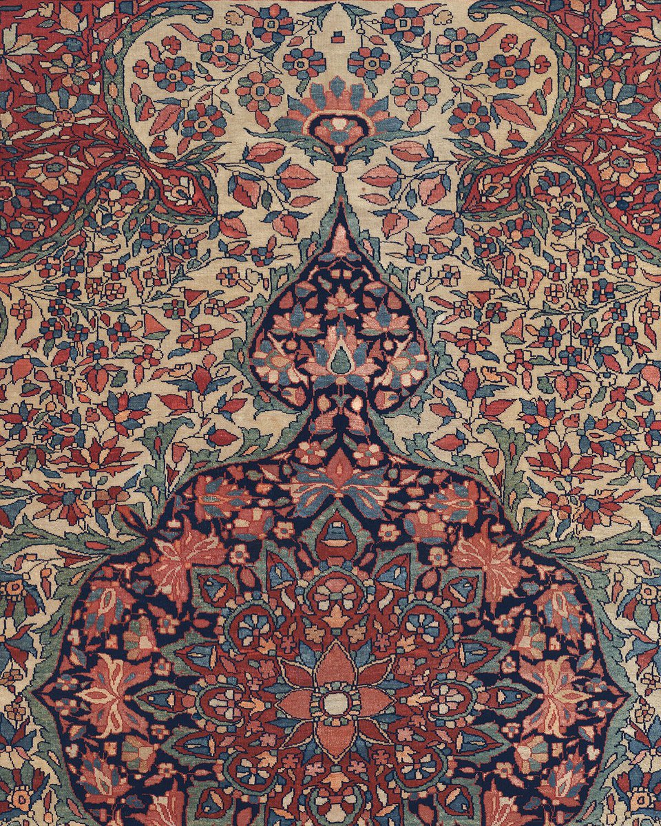 pcollection_p's tweet photo. 145 years old-Another miracle of FERAHAN SAROUK Persian carpet! 
A story from the language of the land of artists! 
An unattainable and unrepeatable treasure!  Lasting capital! #persiancarpet #arak https://t.co/pXBgRSloJv