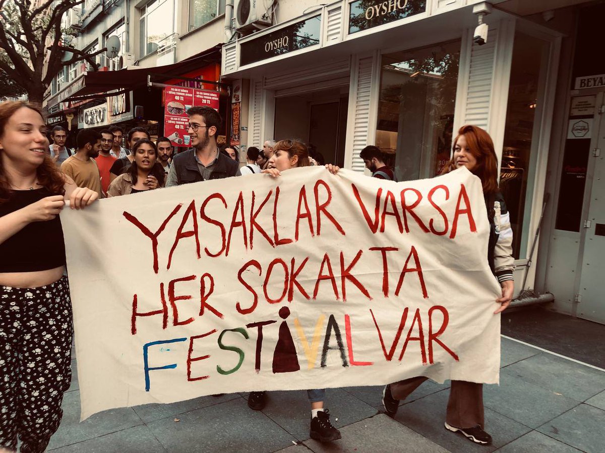 Ülkenin dört bir yanında konser ve festivallerin yasaklanmasına karşı üniversiteliler olarak Alternatif Üniversiteli Festivali'nde buluşmak istedik. Festivalimizi Moda'da düzenlemek için yaptığımız başvuru İBB tarafından reddedildi+++
#altunifest22 
<a href="/istanbulbld/">İstanbul Büyükşehir Belediyesi</a> <a href="/ekrem_imamoglu/">Ekrem İmamoğlu</a>
