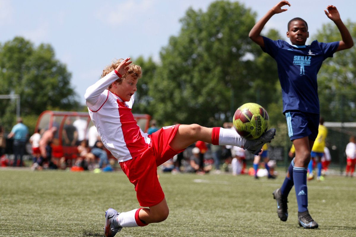 Zaterdag 11 juni werd er op de rode zijde van sportpark De Westmaat gestreden om de prijzen tijdens het IJsselmeervogels Jumbo Jubileum Jeugdtoernooi.
Bekijk hier de foto's van deze geslaagde dag:
ijsselmeervogels.nl/nieuws/jeugd/f…