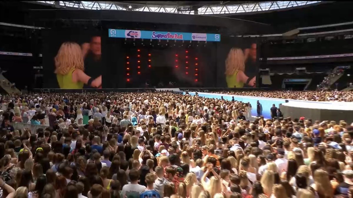 AndiFulton's tweet photo. @maisiehpeters adding some sunny indie pop to #CapitalSTB  with @Barclaycard. Check out the whole show on @GlobalPlayer. https://t.co/954tvUDMtQ