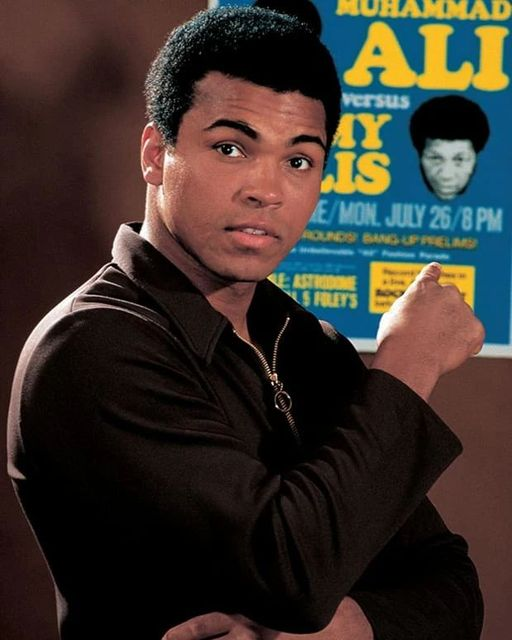 SarpOlay's tweet photo. "Hating people because of their color is wrong. And it doesn't matter which color does the hating. It's just plain wrong"
- Muhammad Ali https://t.co/2Bl3MXB78P