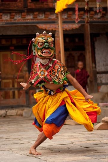 Tibetan opera, also known as Agiram, originated as a temple sacrifice and was later developed into a folk art by The Tibetan lama Tang Dongjebu. 🌳