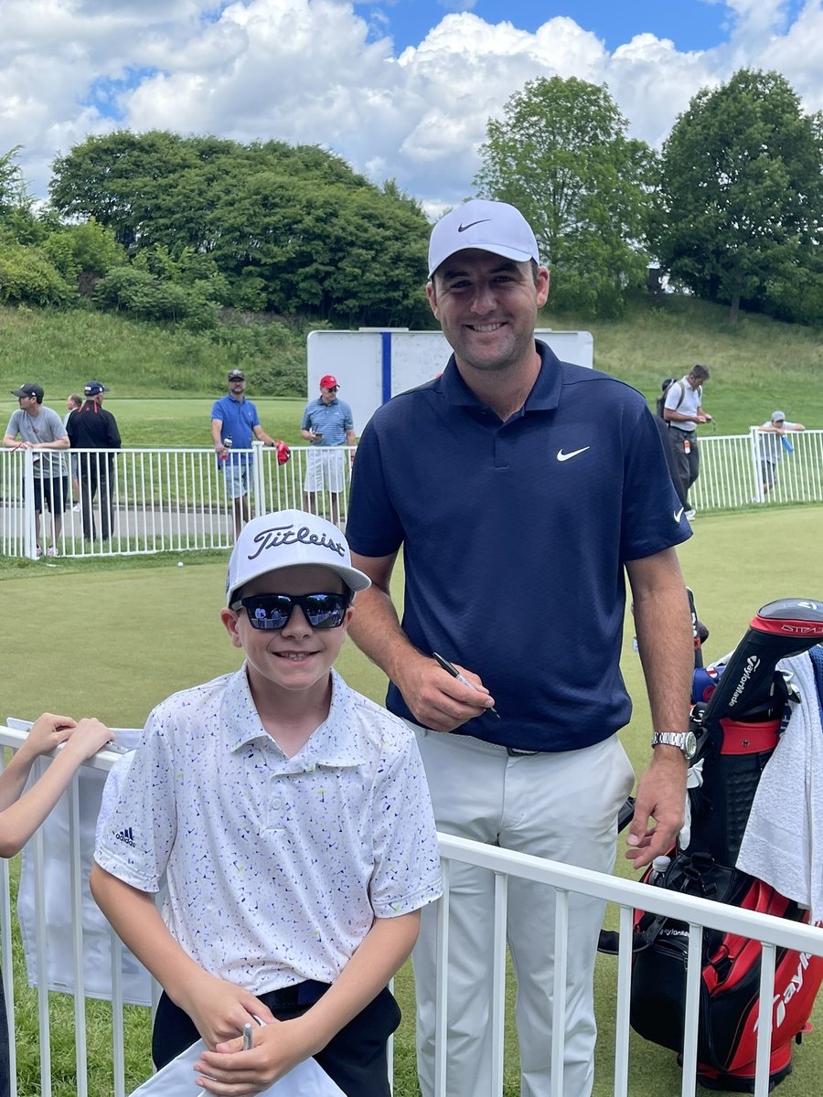 Very special moments for Hunter. Thanks for your time <a href="/Amanda_Balionis/">Amanda Balionis</a> and Scottie.