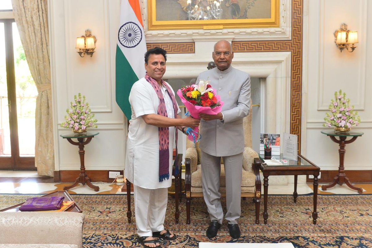 Sunil_Deodhar's tweet image. #Thread:
Called on Hon&apos;ble President of India Shri Ram Nath Kovind Ji @rashtrapatibhvn at Rashtrapati Bhawan.
He is the 1st Indian President to visit 33 countries of which, to&amp;gt;10 countries, India&apos;s Head of State visited for the 1st time. This includes African nations &amp;amp; Australia.