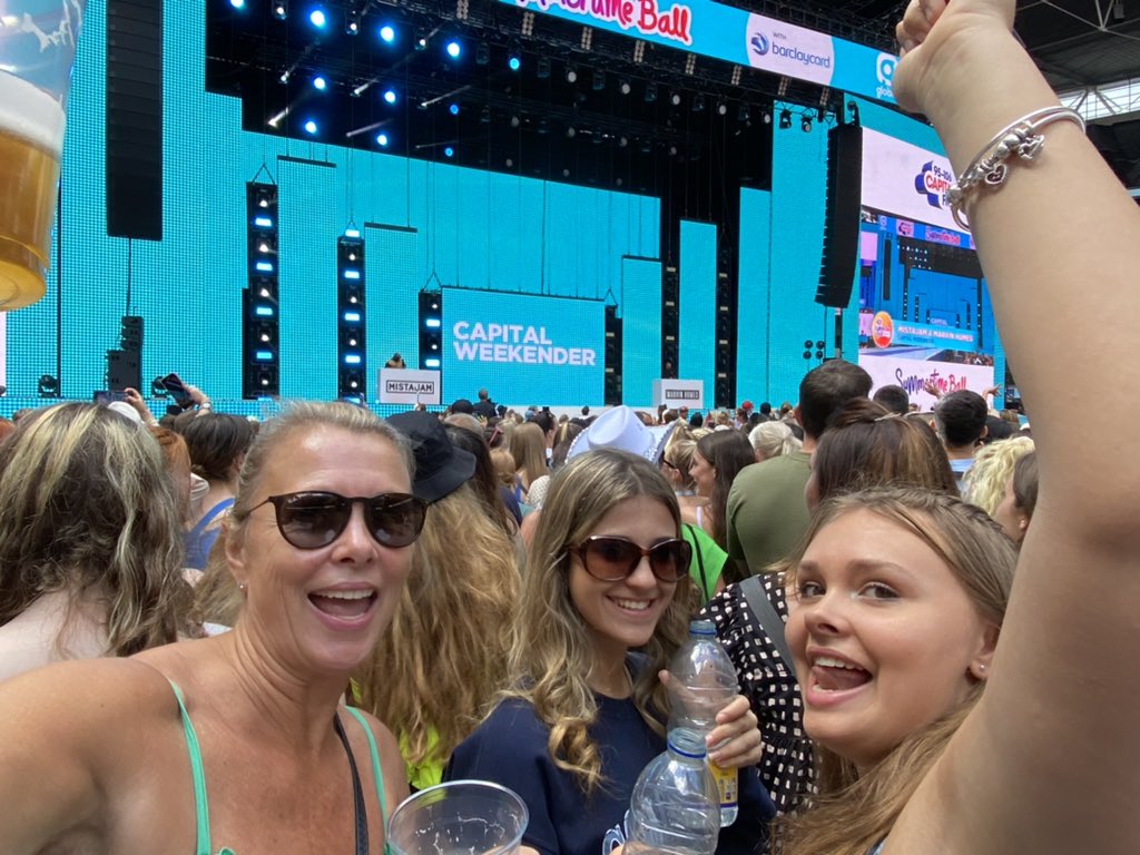 Big_BLL's tweet photo. Roasting at the Summertime Ball #CapitalSTB https://t.co/OxRfQfpexb